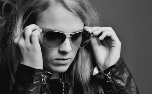 Burberry joue les mécènes