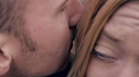 1 Le baiser au bouche-à-oreille