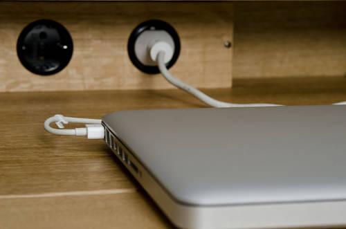 Klippen Klappen le bureau boite à outils par Gregor Korolewicz