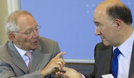 Moscovici main dans la main avec le ministre de droite allemand Schäuble