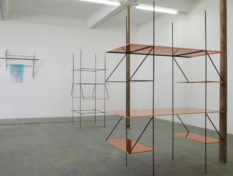 Etagères cuivrées par Bojan Sarcevic Etagères cuivrées par Bojan Sarcevic