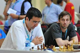 Les deux premiers échiquiers de l'équipe russe avec Kramnik et Grischuk © site officiel