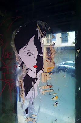 Street Art : Fred le Chevalier - Papiers, ciseaux, murmures...