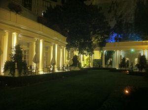 Boire un verre dans un palace parisien : le Bristol Bristol Lutetiablog Lutetia Blog