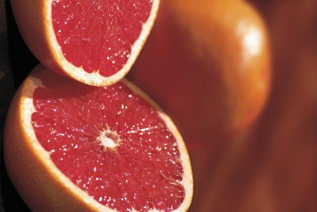 La consommation de pamplemousse «au cours d'un traitement médicamenteux»  est... (Photos.com)