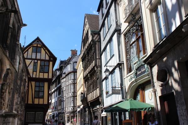 rouen,maison à colombage,place du vieux-marché,jeanne d'arc,rue du gros horloge,cathédrale notre dame.