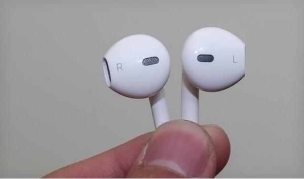 Les écouteurs de l’iPhone 5 !