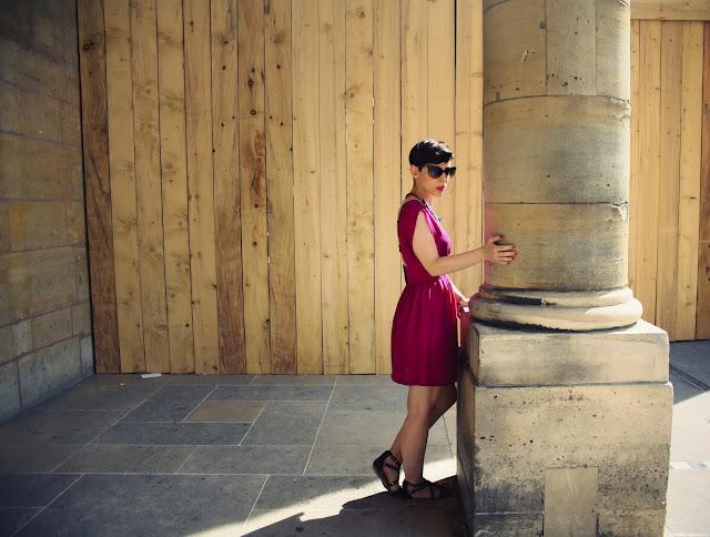 # Du fuchsia et des colonnes #