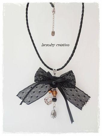 collier arabesque et dentelles