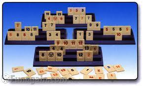 Il vient de rentrer à l'école... plus question de jouer! Mais si bien-sûr!