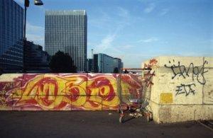 metro-jane-borden-art-rue-fleurissent-paris-graffiti-art-urbain-france