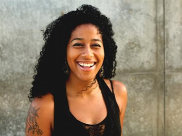 Ajat Monet: «Les gens ont faim de poésie» Ajat Monet: «Les gens ont faim de poésie»