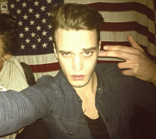 Secret Story : Thomas envoie plein de bonnes ondes à sa Nadeuge !