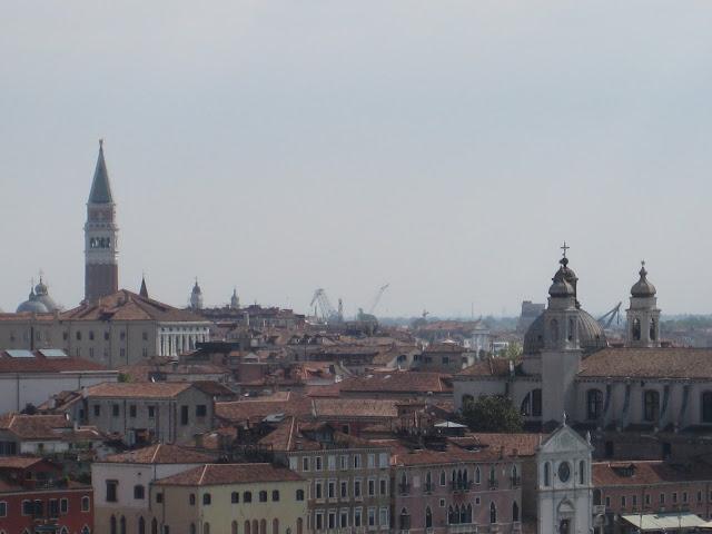 En prenant de la hauteur