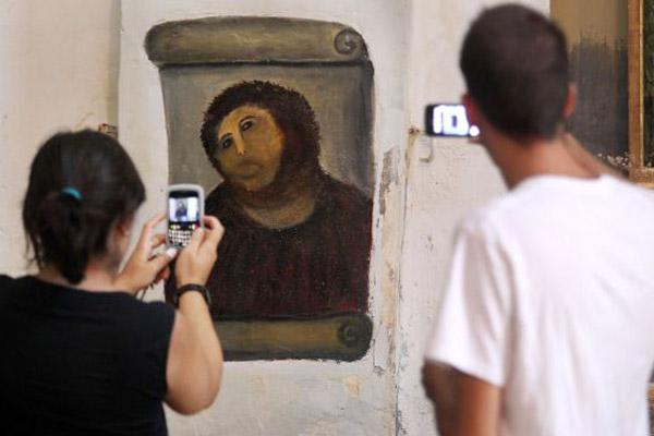 Ecce Homo, la peinture du Christ défiguré attire les touristes