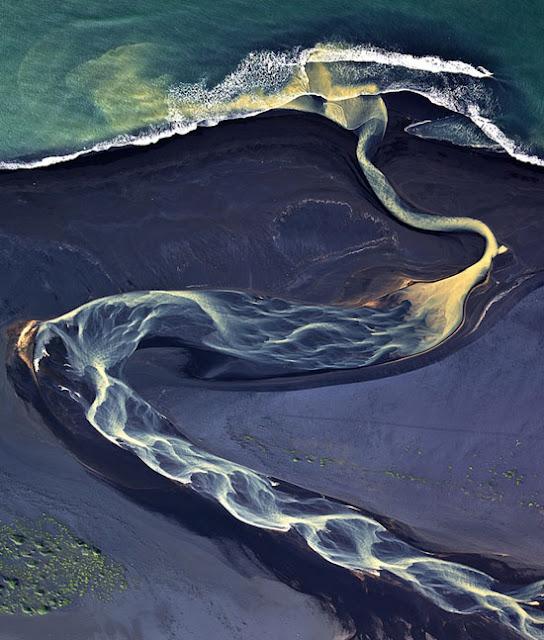 Vues aériennes de rivières volcaniques par André Ermolaev - Photo