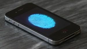 iphone 5 tech1 300x168 L’iPhone 5 doté d’un système de reconnaissance dempreintes digitales ?
