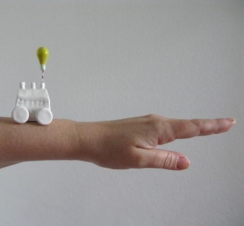 Mobile Idea Factory - little ceramic sculpture on wheels