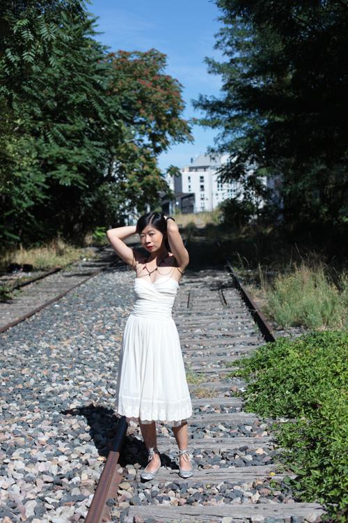 ~ Robe blanche et rails abandonnés (1e partie) ~