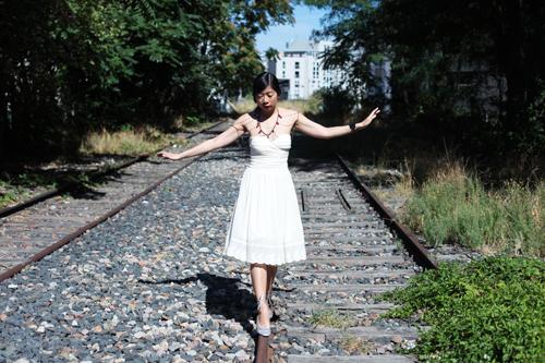 ~ Robe blanche et rails abandonnés (1e partie) ~