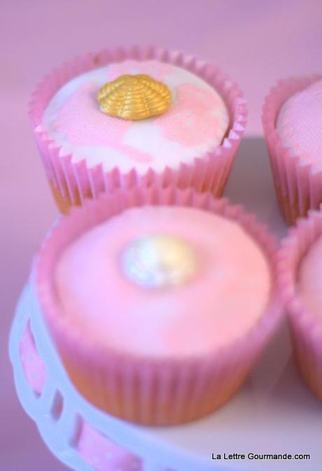 Cupcakes citron framboise {déco dentelle en sucre} + résultat du giveway !!!