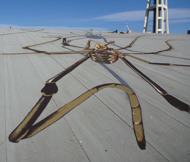 Des araignées géantes sur les toits de Seattle par Marlin Peterson - Street Art
