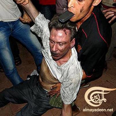 Libye : Danse macabre avec le corps de Chris Stevens, ambassadeur américain tué à Benghazi [photos]