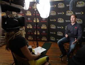 2012 Chase Media Day Greg Biffle Interview 300x229 Nascar: Les Chasers pensent que ce sera Dale Earnhardt Jr le champion 2012