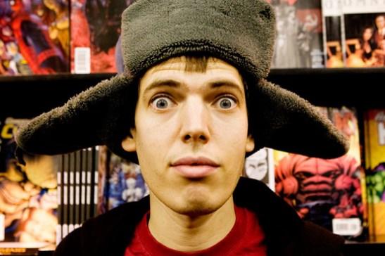 Jeffrey Lewis in French in the text chante l’Aéronef de Lille