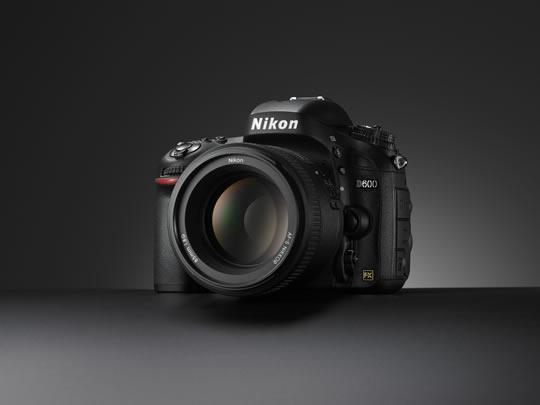 Nikon dévoile le D600