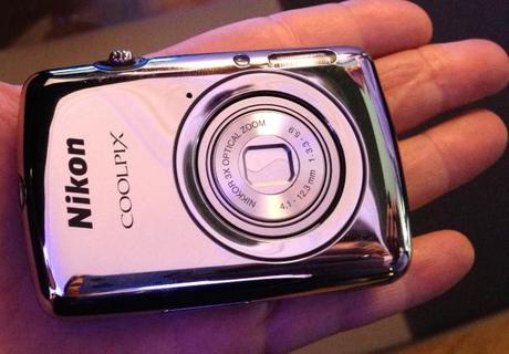 Photopassion - nikon s01 Nikon S01