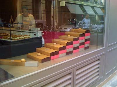 My Addresses : Popelini, pâtisserie spécialisée dans les choux à la crème - 29, rue Debelleyme - Paris 3
