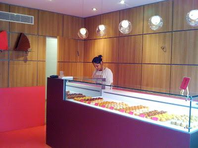 My Addresses : Popelini, pâtisserie spécialisée dans les choux à la crème - 29, rue Debelleyme - Paris 3
