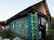 retraitée utilise bouchons plastique pour décorer maison
