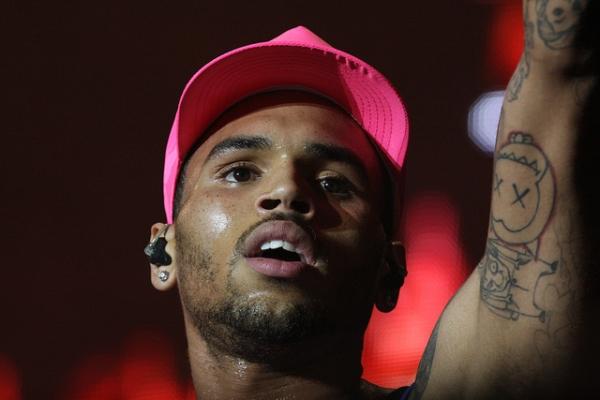 Les albums de Chris Brown vandalisés dans des magasins Anglais