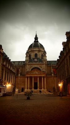 Sous les jupe de La Sorbonne : des robes de créatrices !