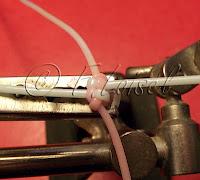 Scoubidou à 4 fils, Technique triangulé maille alternée