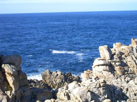 sous les galets, la mer