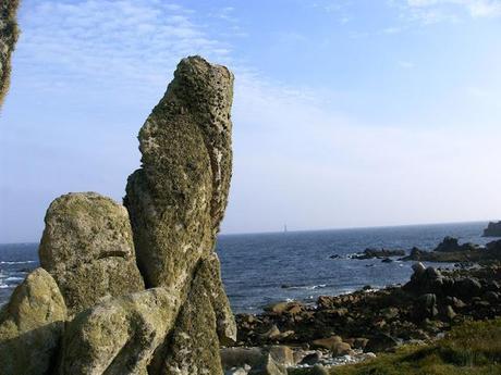sous les galets, la mer