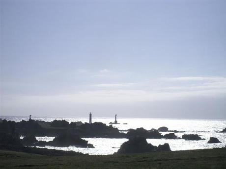 sous les galets, la mer
