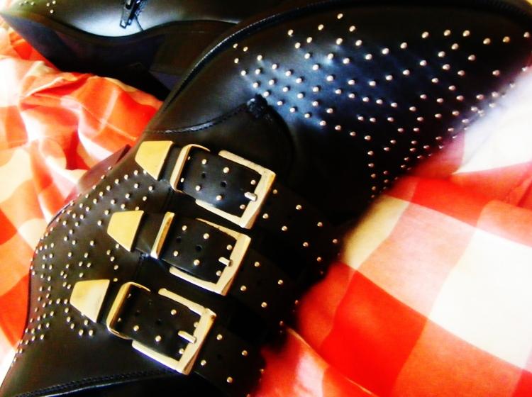 ♫♪ Suzanna ♪♫