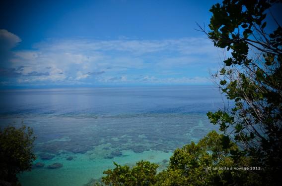 La vue au sommet du cap (Waleabahi, îles Togian, Sulawesi Centre, Indonésie)
