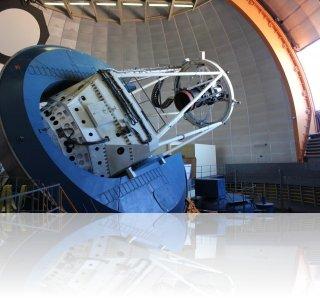 La Dark Energy Camera sur le télescope Blanco au Chili. Crédit: Dark Energy Survey collaboration.