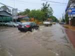 Saison des pluies = routes inondées