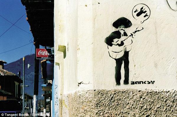 Les premières photos de Banksy en 2001 refont surface