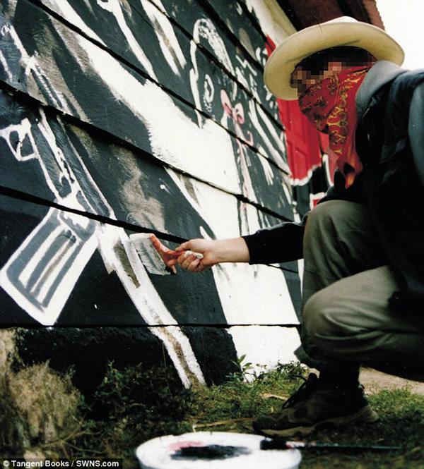 Les premières photos de Banksy en 2001 refont surface