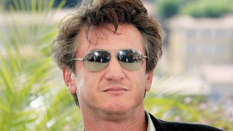 Sean Penn harcèle son ex-femme par téléphone