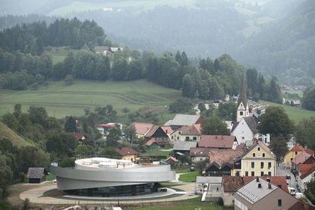 Le Ksevt, centre culturel futuriste, implanté à Vitanje, en Slovénie, bourg de 1000 âmes.