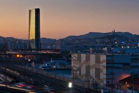 Marseille capitale culturelle européenne 2013 délinquance violence le silo dock des suds tour cma cgm