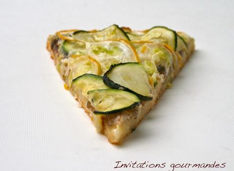 IMG_7178 PIZZA-TARTE AUX 2 COURGETTES, RICOTTA ET OIGNONS CONFITS